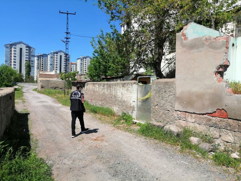 Kayseri’de bayram günü vahşet: Tartıştığı arkadaşını boğazından bıçaklayarak öldürdü
