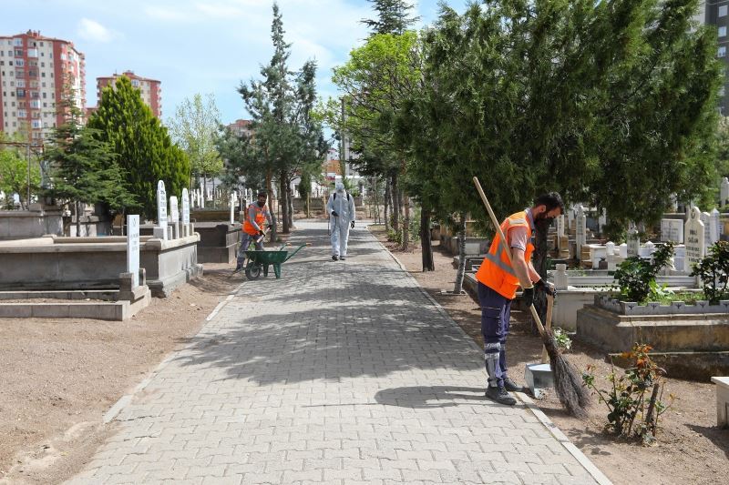 Talas’ta mezarlıklara özel çalışma
