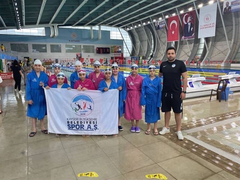 Spor AŞ yüzmede madalyaları topladı
