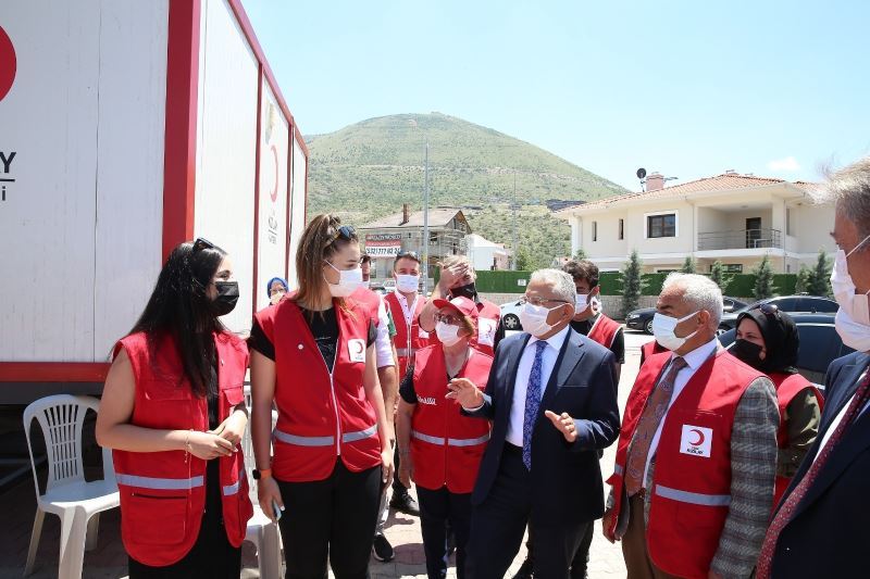 Büyükkılıç Türk Kızılay’ı hayır panayırında
