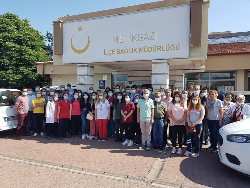 Melikgazi mobil aşı ekipleri ’aşı’ için kolları sıvadı
