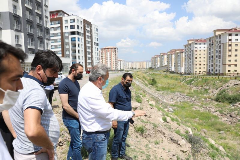 Esnaf TOKİ bölgesi çevre düzenleme çalışmalarıyla daha güzel
