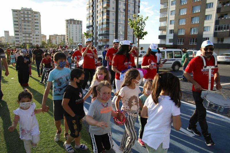 Melikgazi’den yaz akşamlarına yönelik parklarda açık hava konseri
