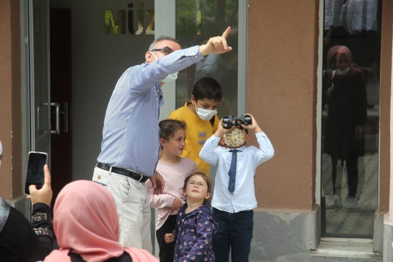 Özel eğitimli öğrenciler Meteoroloji Bölge Müdürlüğünde havayı keşfetti
