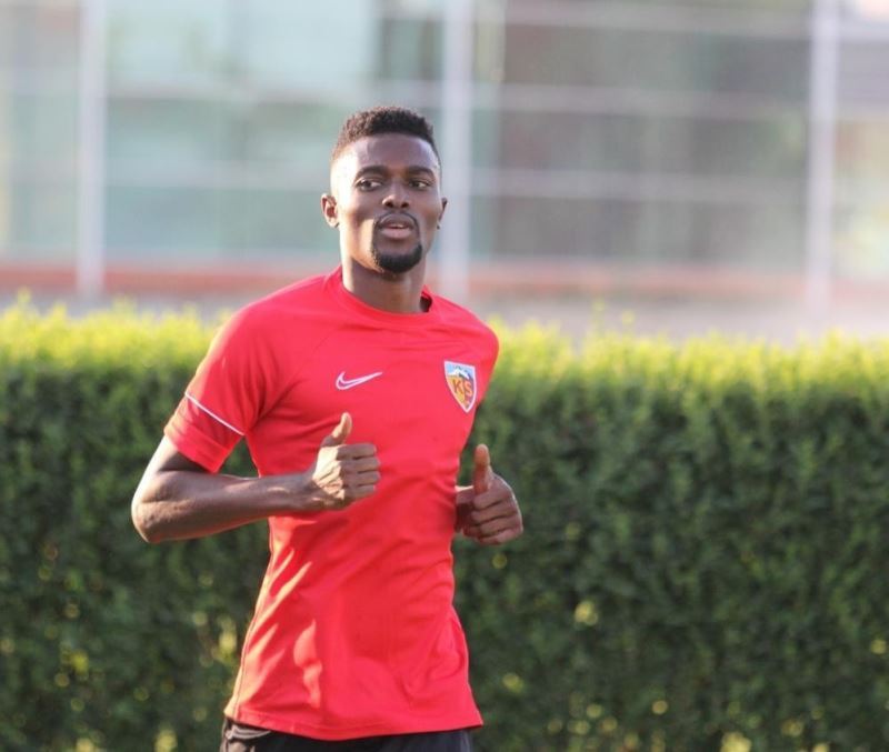 Kayserispor Mensah ile ilgili kararını verdi
