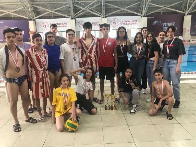 Kayseri Olimpik Sutopu 1 gümüş 1 bronz madalya kazandı
