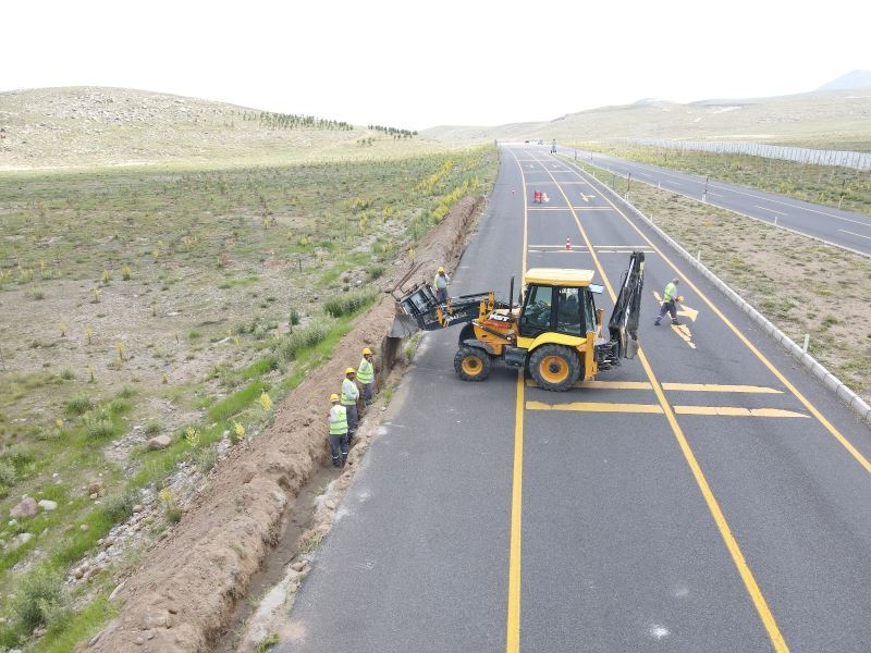 Develi - Erciyes yol aydınlatma çalışmalarının ikinci ve son etap çalışmaları başladı
