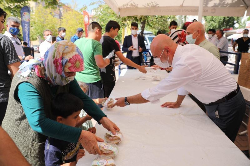 Kocasinan’da vatandaşlara aşure ikram edildi
