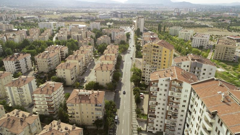 Yenilenen Çimenli Caddesi Talas’a fark kattı
