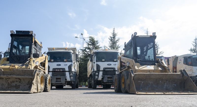 Kayseri Büyükşehir ve ilçe belediyeleri, afet bölgesi Bozkurt’ta yaraları sardı
