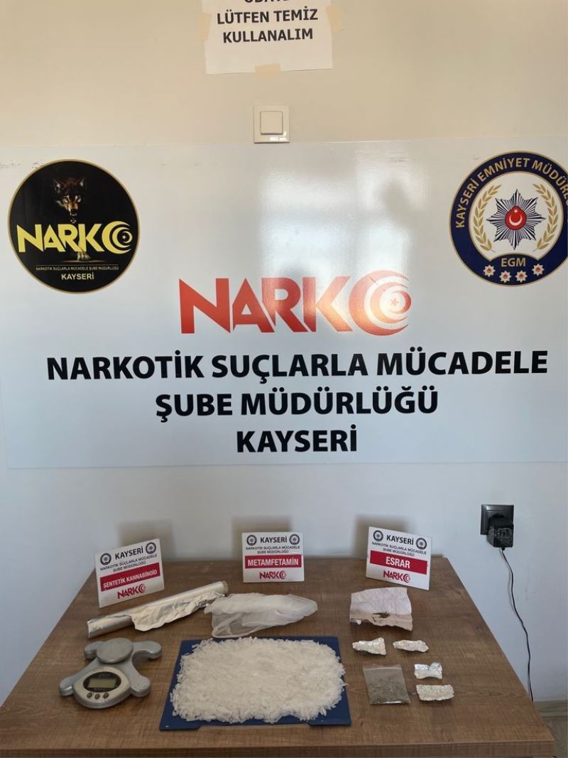 Narkotik dedektifleri uyuşturucuya geçit vermedi
