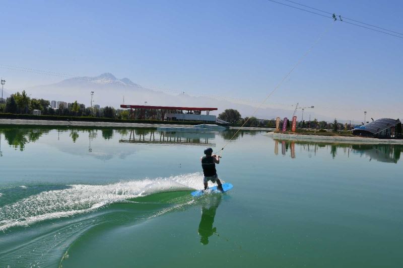 Rus turistler Büyükşehir Sukaypark’ı tercih etti
