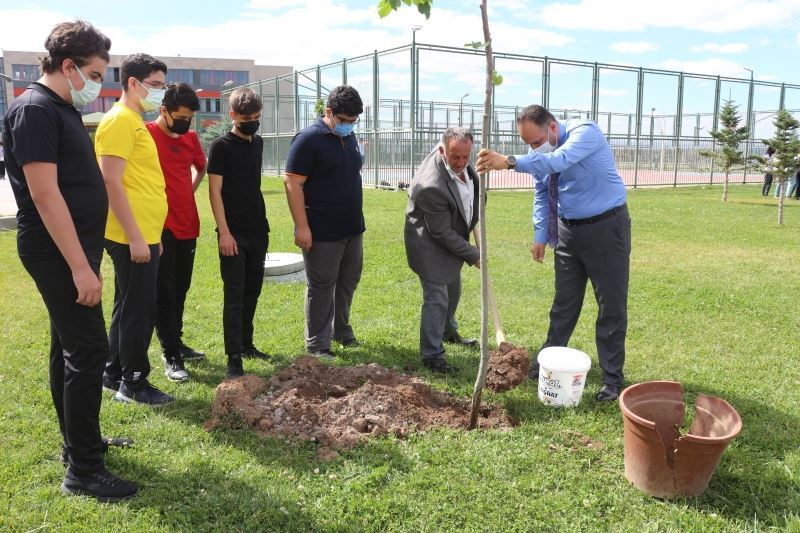 Tekden Lisesi öğrencilerinden anlamlı etkinlik
