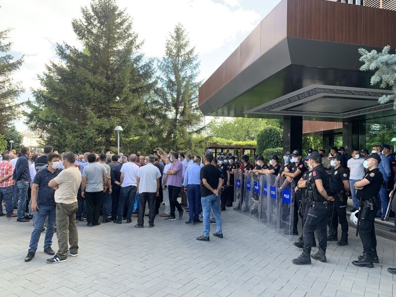 Kayseri’de otobüsçü esnafından ‘fiyat’ eylemi
