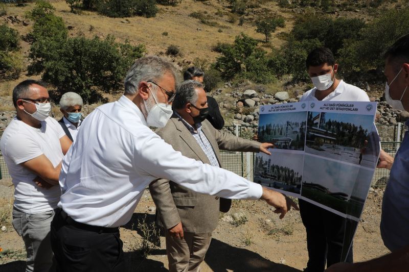 Kayseri’ye renk katan başkan
