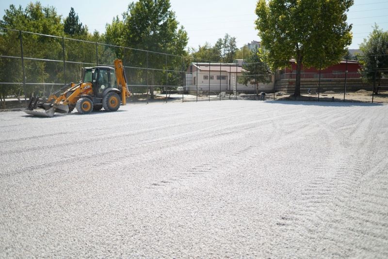 Melikgazi’nin parkları yenilenerek daha modern olacak
