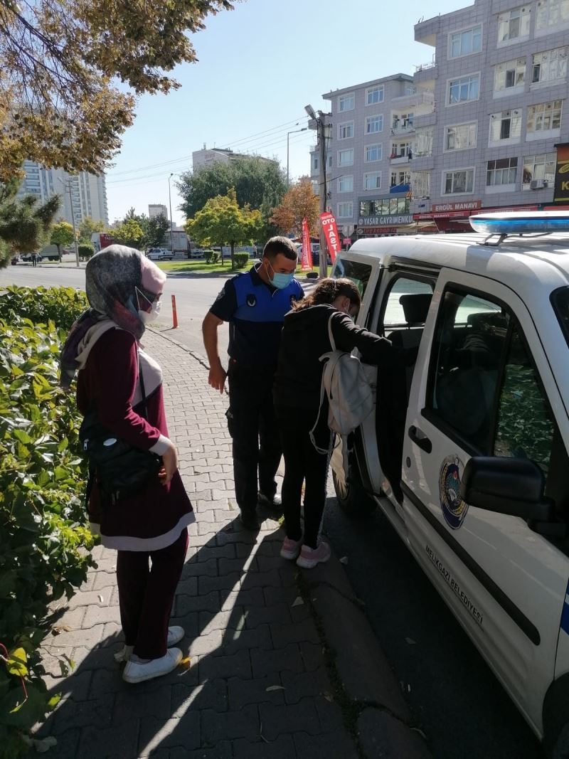 Melikgazi Zabıta Ekipleri öğrencileri sınava yetiştirdi
