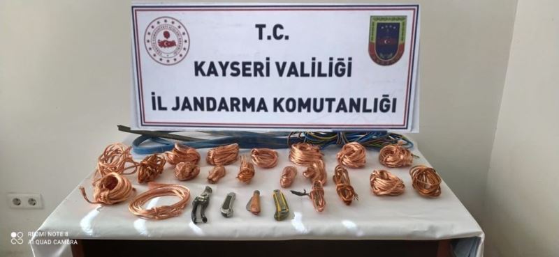 Enerji nakil kablosu çalan şahıslar yakalandı
