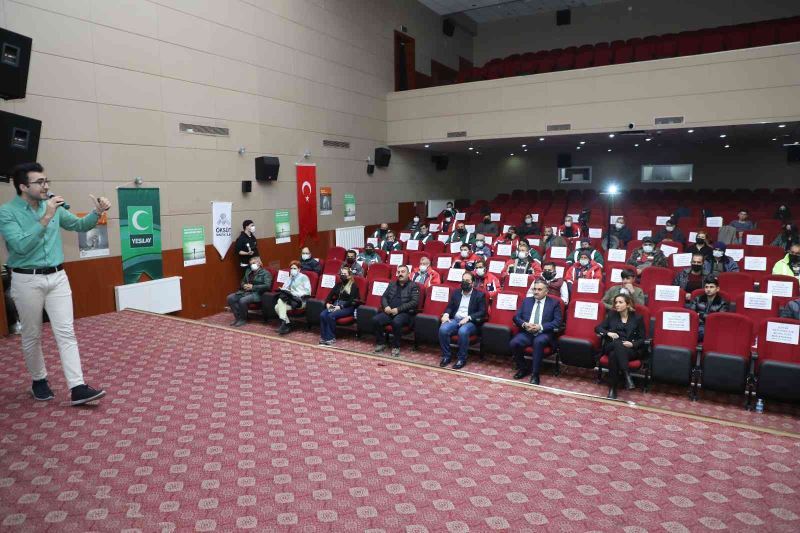 Develi Belediyesi personeline Madde Bağımlılığı Semineri
