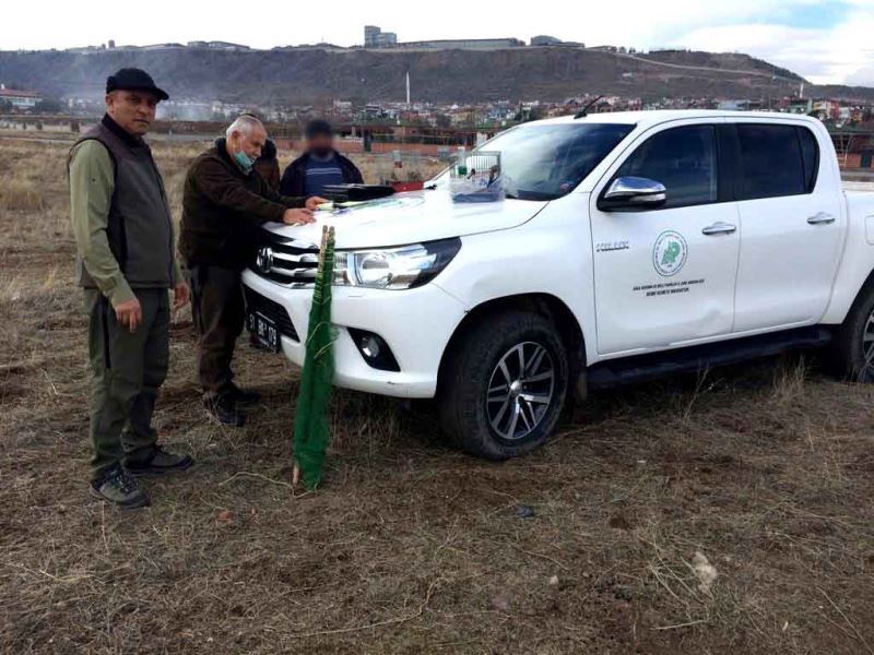 Kayseri’de yasa dışı keten kuşu avlayan 2 şahıs suçüstü yakalandı
