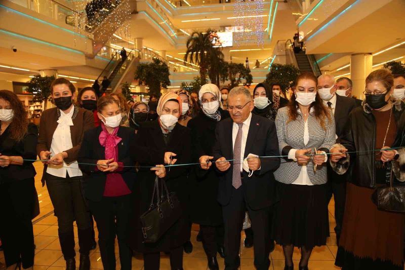 Başkan Büyükkılıç, özel tasarım deri aksesuarları sergisi’nin açılışına katıldı
