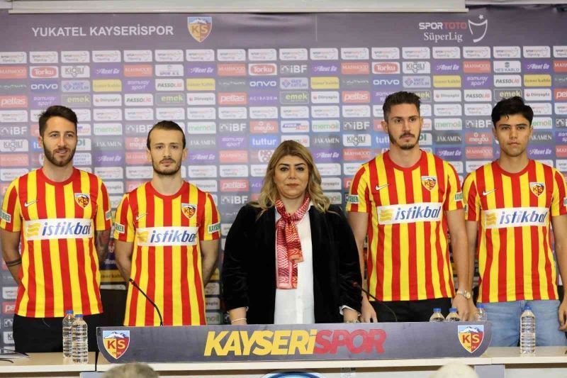 Kayserispor’da imza şov
