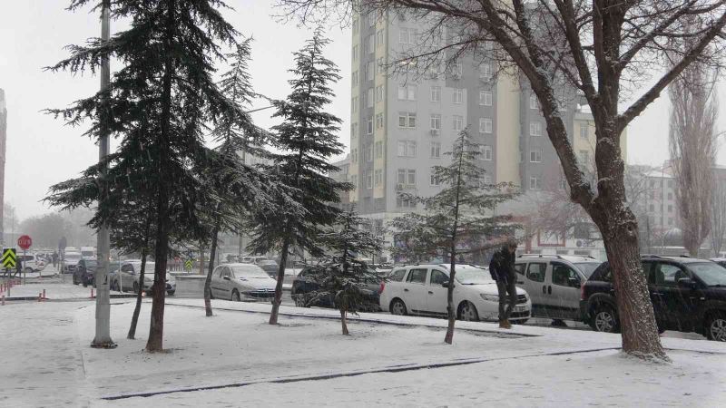 Kayseri’de kar yağışı etkili oldu
