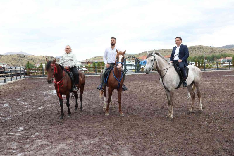 Vali Çiçek ve Başkan Büyükkılıç’ın turizm rotası bu kez Hürmetçi oldu
