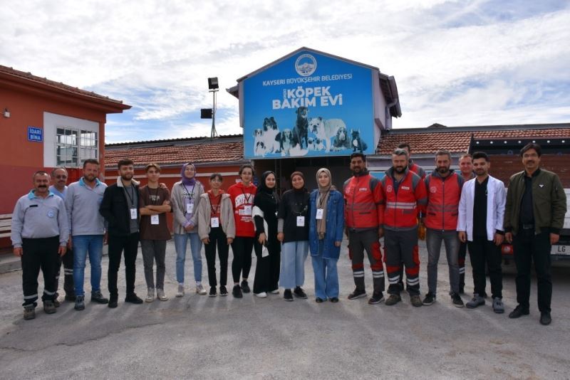 Kocasinan Belediyesi’nin küçük dostlar çalışmalarına üniversiteli öğrencilerinden destek
