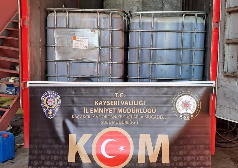 Kaçakçılara eş zamanlı operasyon: 12 ton karışımlı akaryakıt ele geçirildi
