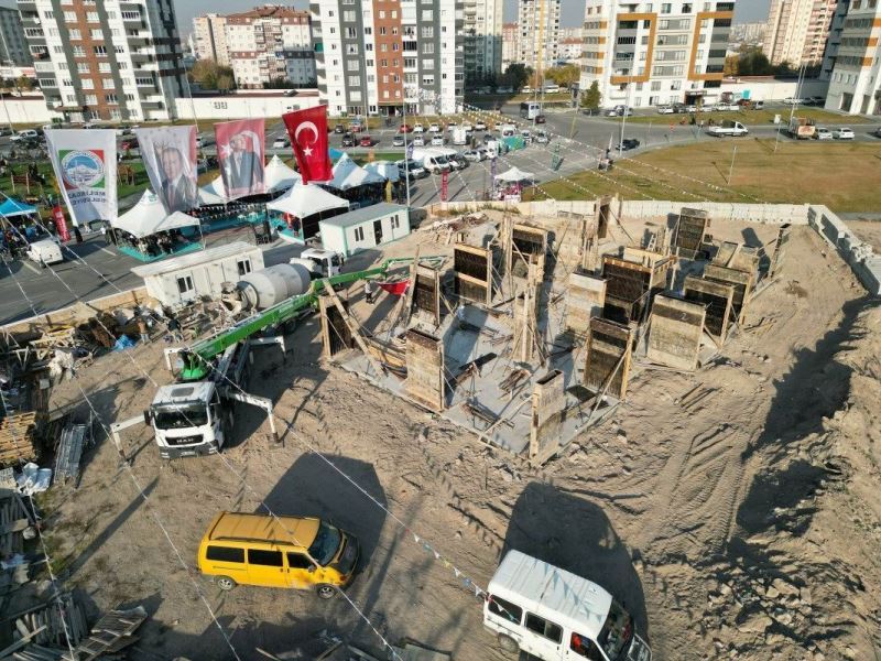 Melikgazi Belediyesi bir mahalleye daha Akıl Küpü Kütüphanesi kazandırdı
