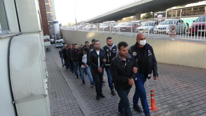 Kayseri merkezli 2 ildeki kaçakçılık operasyonunda 5 tutuklama
