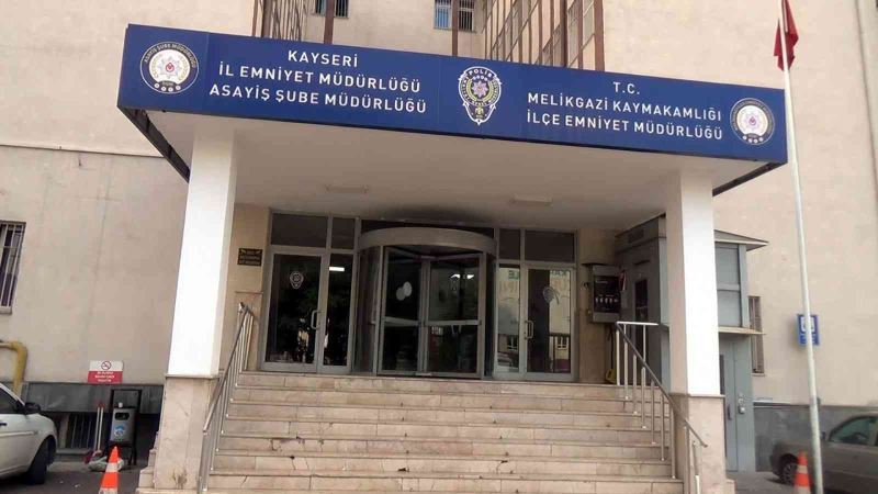 Kapüşonlu hırsız yakalandı
