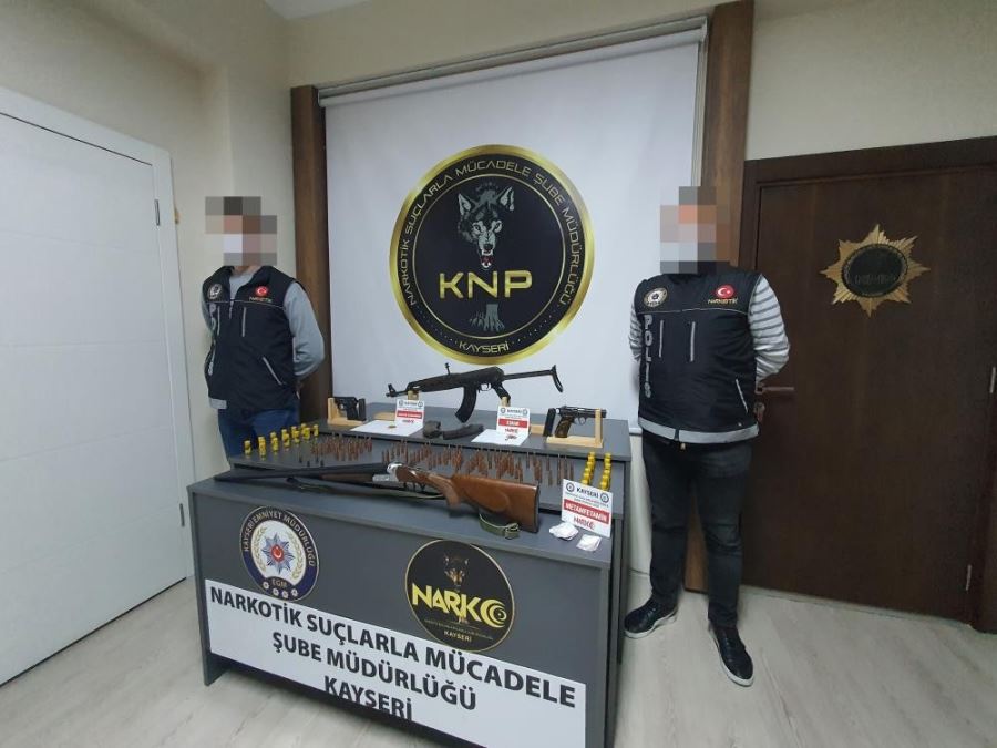 Narkotik polisi 2022’de uyuşturucu tacirlerine darbe vurdu: 3 bin 22 şahıs yakalandı, 645’i tutuklandı