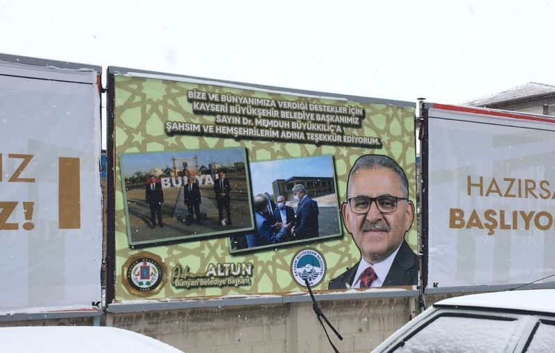 Bünyan Belediyesi’nden Büyükkılıç’a panolu teşekkür
