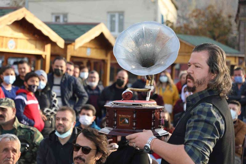 Bu pazar antikacılar buluşuyor
