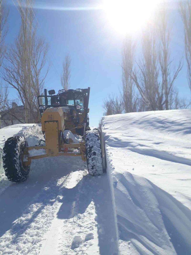 Kayseri’de kapalı 140 mahalle yolu ulaşıma açıldı
