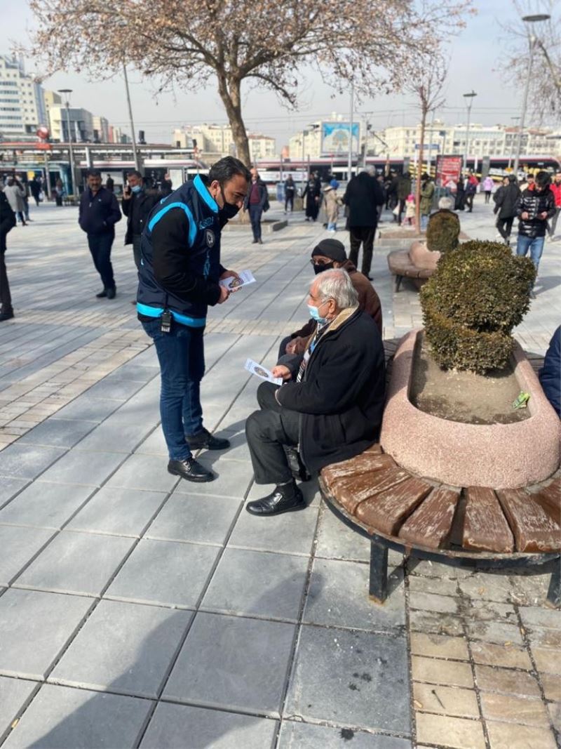 Polis dolandırıcılık olaylarına karşı vatandaşı bilgilendirdi
