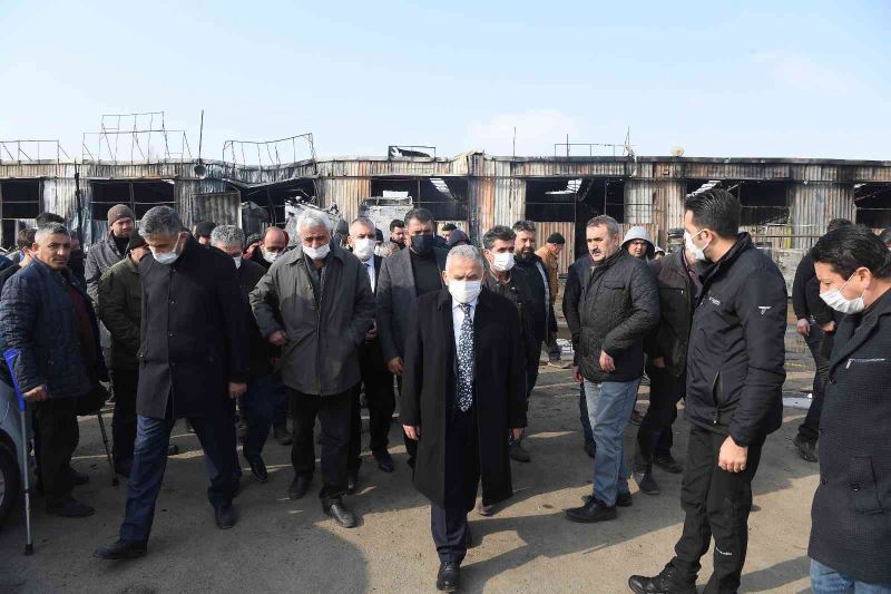 Başkan Büyükkılıç, yangından zarar gören garajı inceledi, destek sözü verdi
