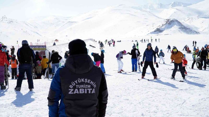 Büyükşehir Zabıtası Erciyes’te
