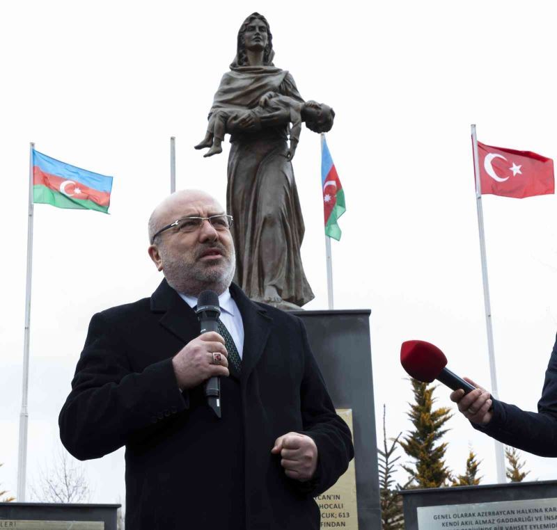 KAYÜ Rektörü Karamustafa, Hocalı Katliamı şehitlerini andı
