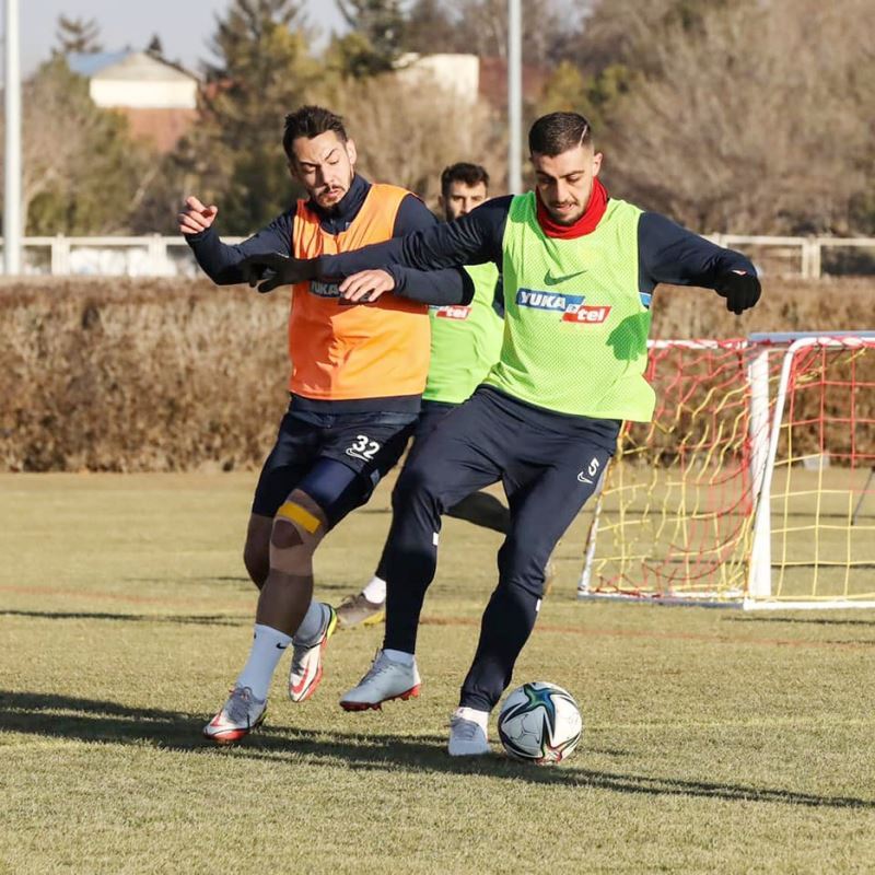 Majid Hosseini takıma katıldı
