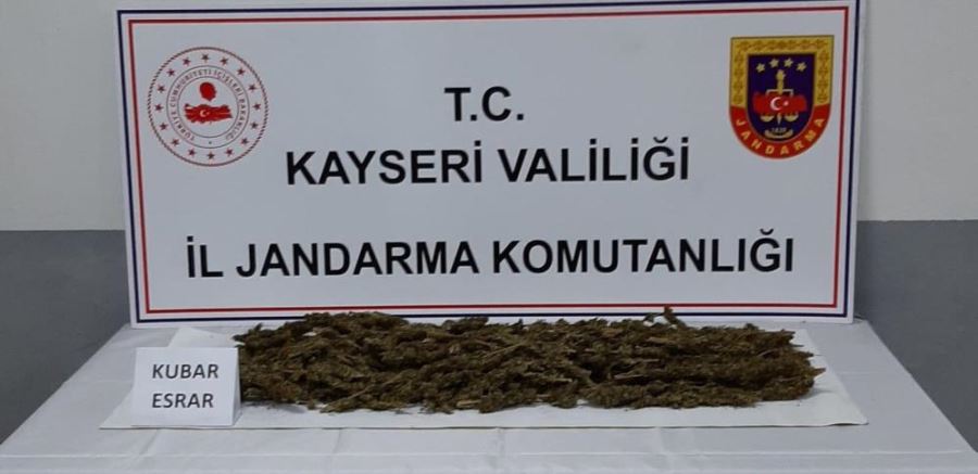 Şehir dışından uyuşturucu madde getiren 3 şahıs yakalandı