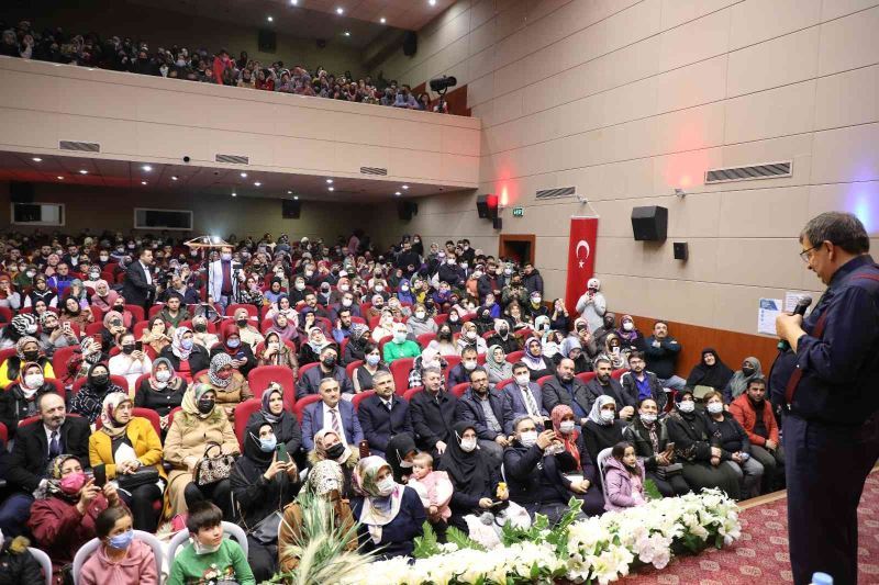 Develi’de Hayati İnanç’a yoğun ilgi
