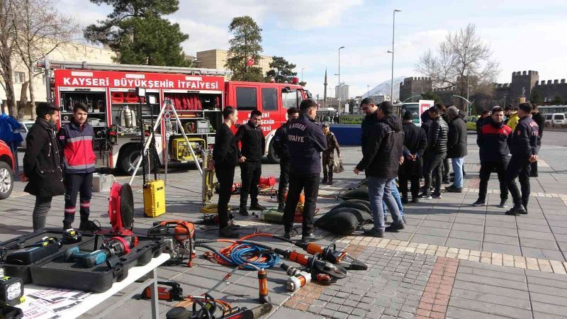 Kayseri’de afet farkındalığı artırılıyor
