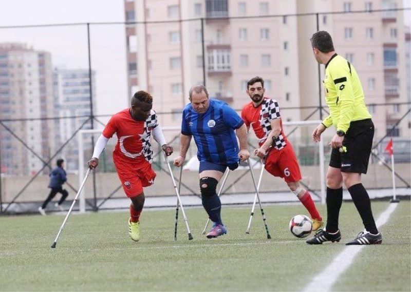 Ampute Futbol Ligi: Kocasinan Anadolu Erciyes Engelliler: 2 - Şişli Yeditepe Engelliler: 1
