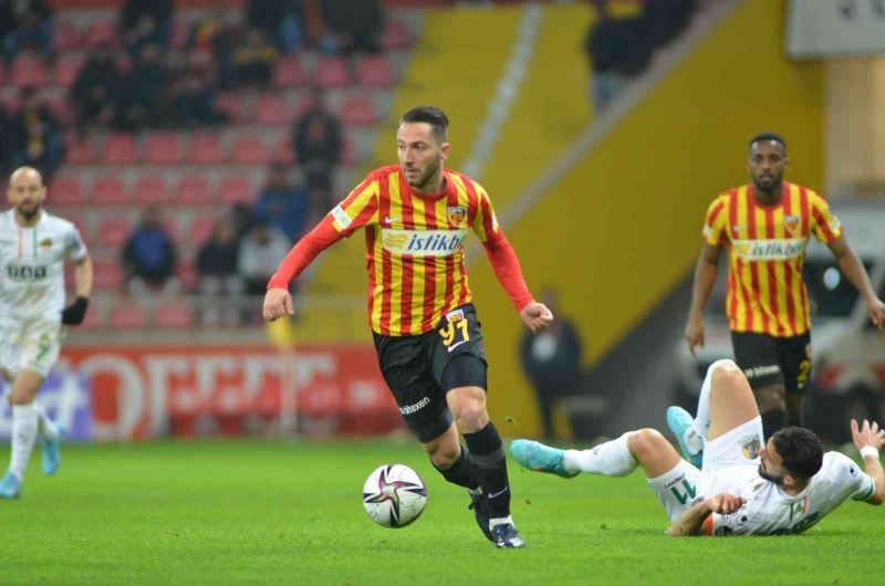 Spor Toto Süper Lig: Kayserispor: 1 - Aytemiz Alanyaspor: 1 (İlk yarı)
