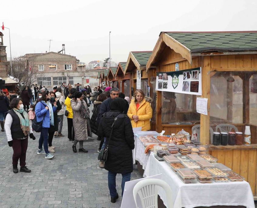 ‘Maharetli Eller’de Kadınlar Günü coşkusu