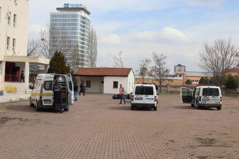 Kadınlar Günü’nde eski kaynanasını bıçakladı
