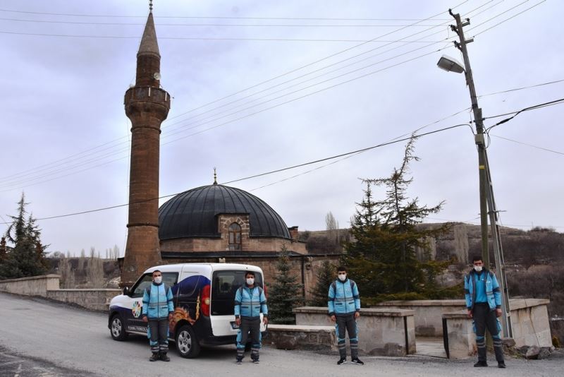 Kocasinan’da camiler, Ramazan ayında da gül kokuyor
